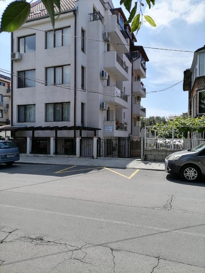 White Home-Apartament Burgas Exterior photo