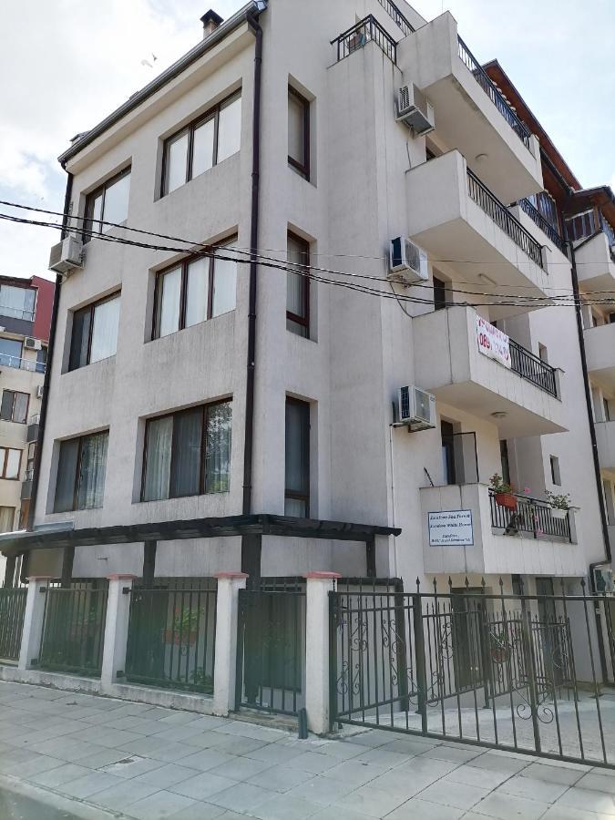 White Home-Apartament Burgas Exterior photo