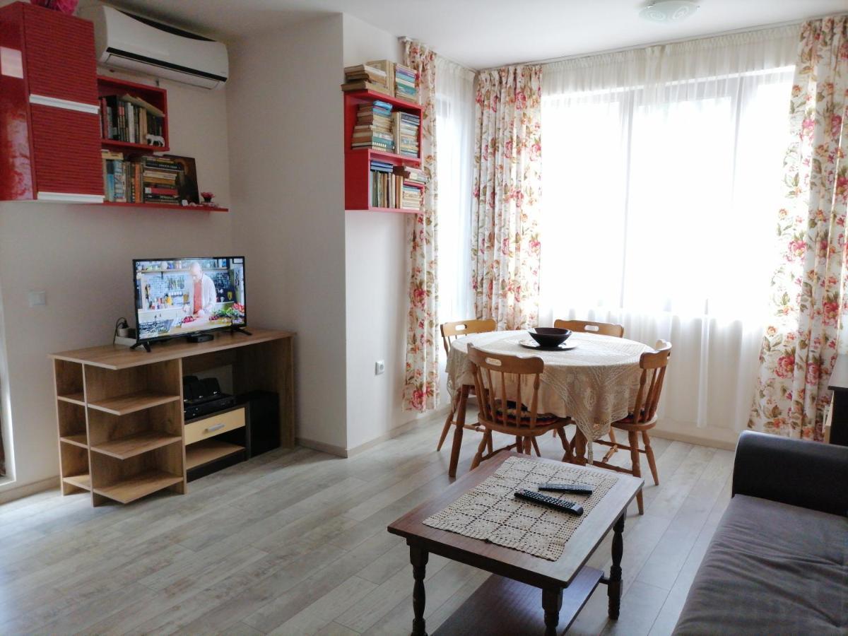White Home-Apartament Burgas Exterior photo