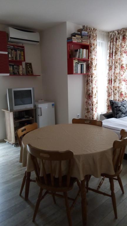 White Home-Apartament Burgas Exterior photo