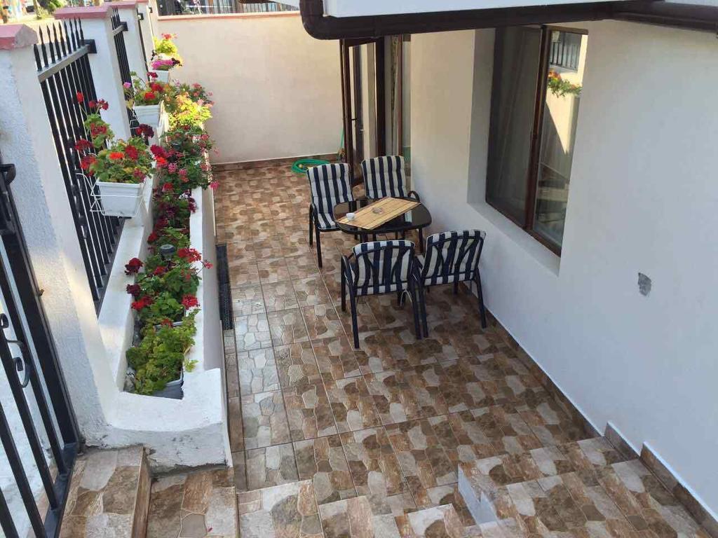 White Home-Apartament Burgas Exterior photo